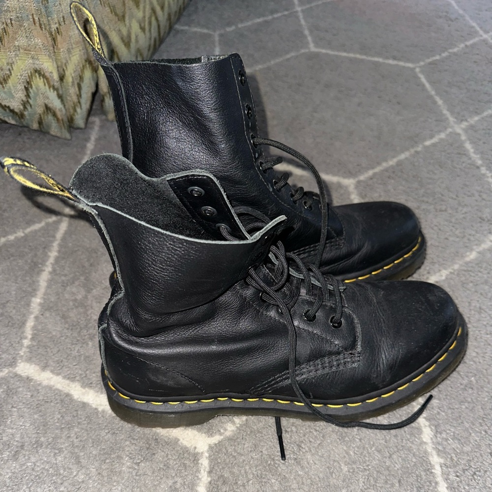 Doc Marten 1460s
